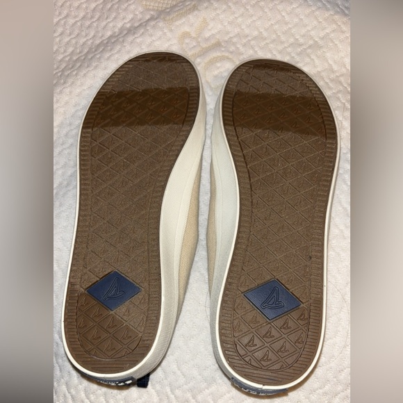 Sperry size 7 tan canvas slip on sneaker - Picture 4 of 4